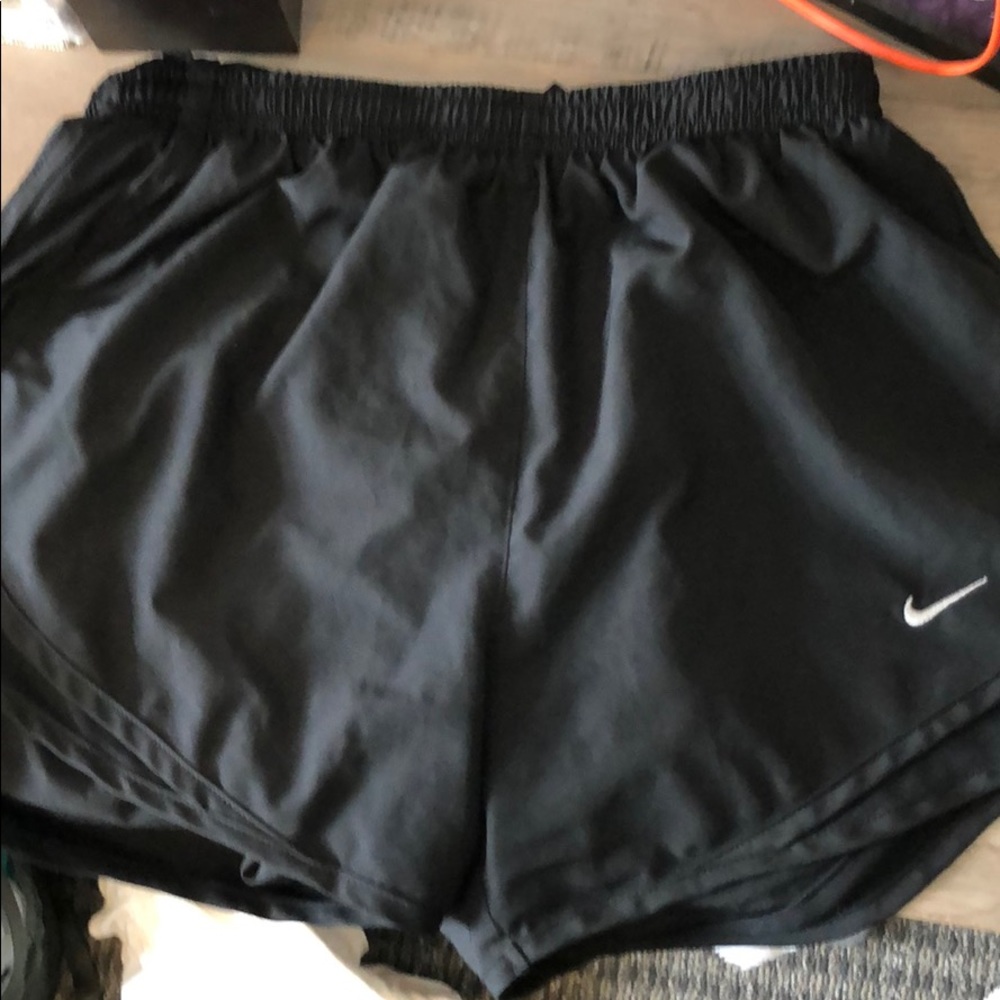 all black nike shorts